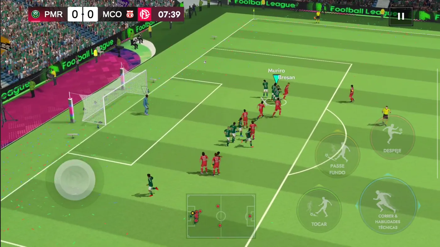 Partida do Football League 2027 em andamento, com os botões de passe, toque e corrida no canto direito